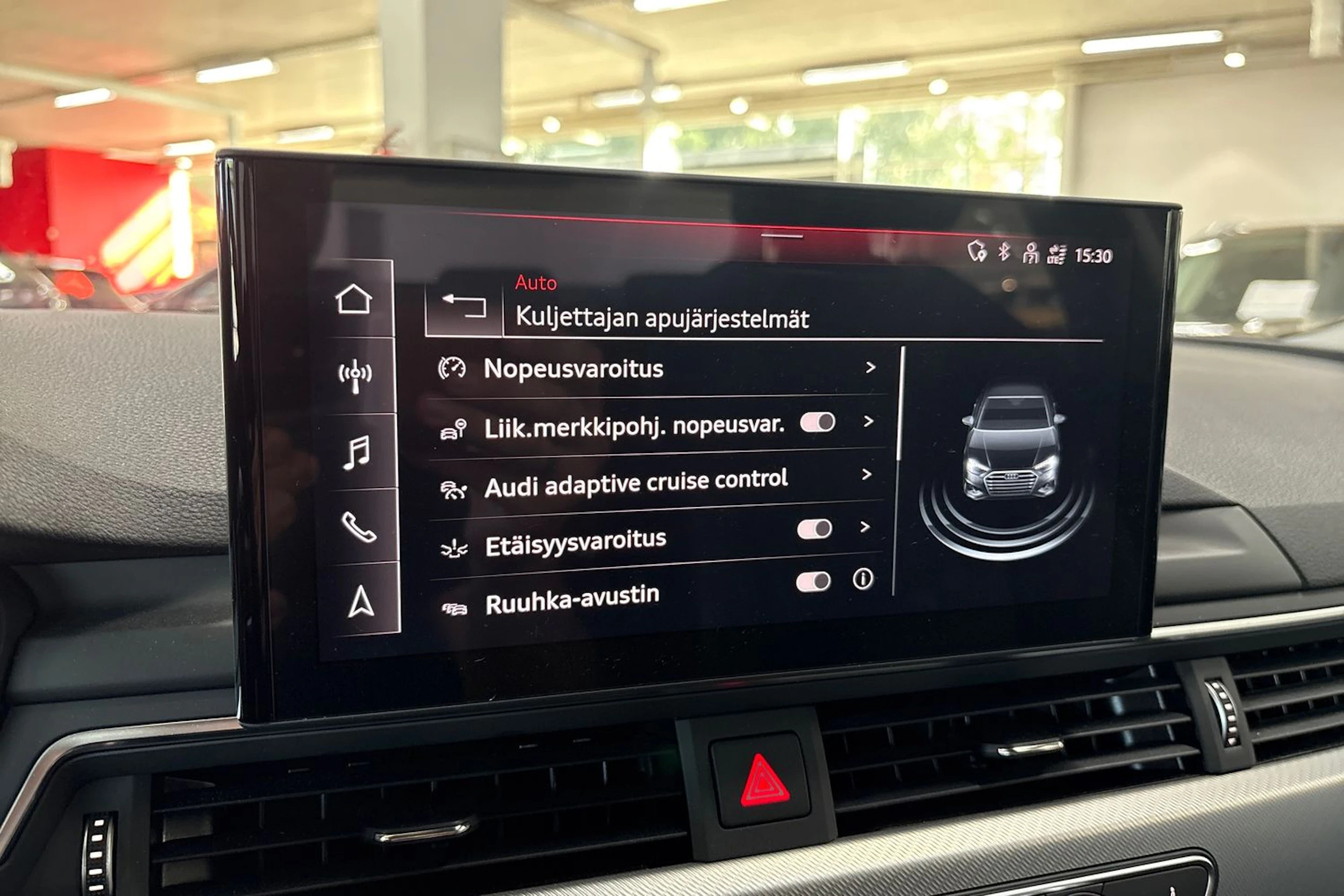 harmaa Audi A4 2024 kuva 18.