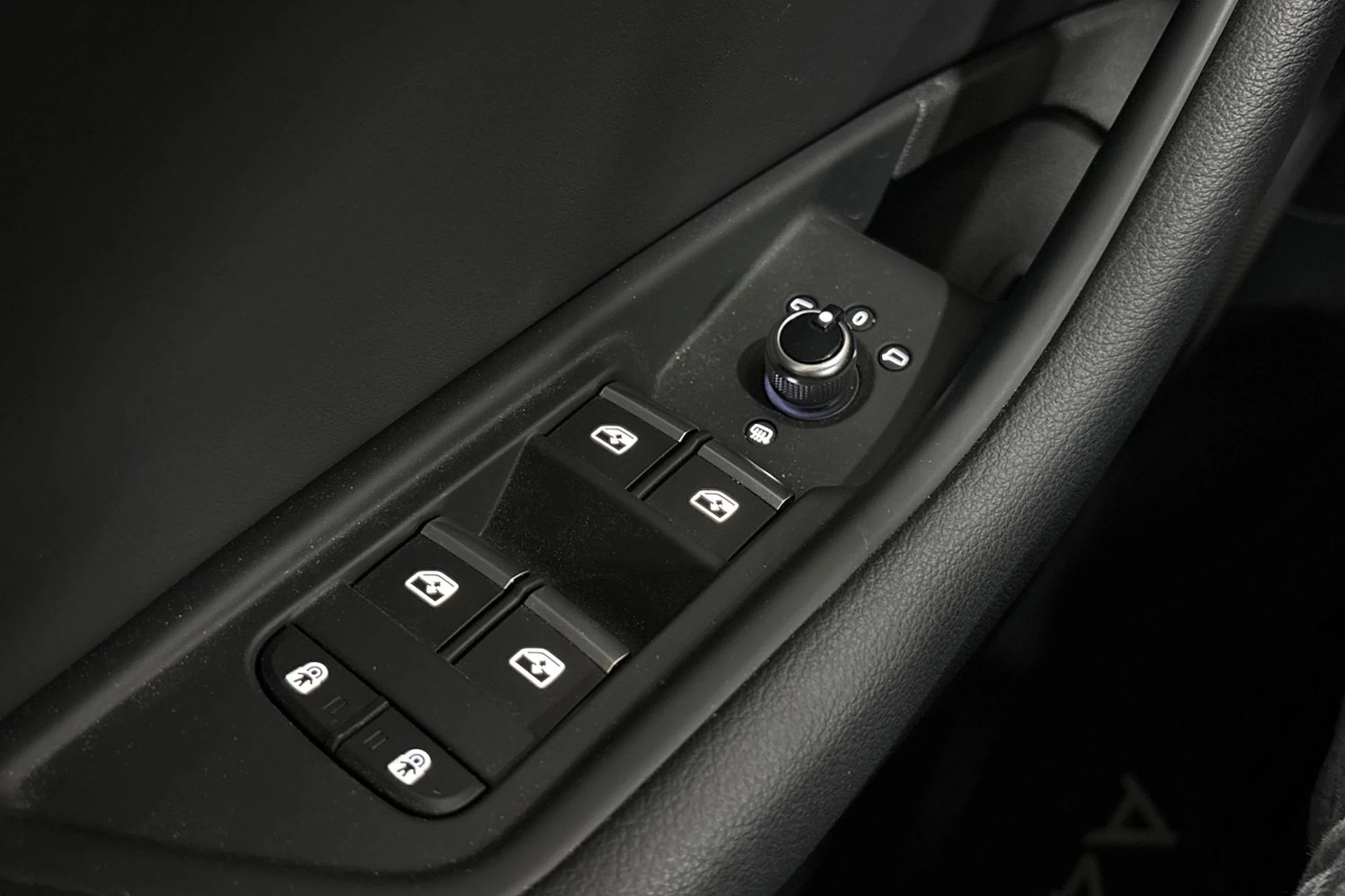 harmaa Audi A4 2024 kuva 24.
