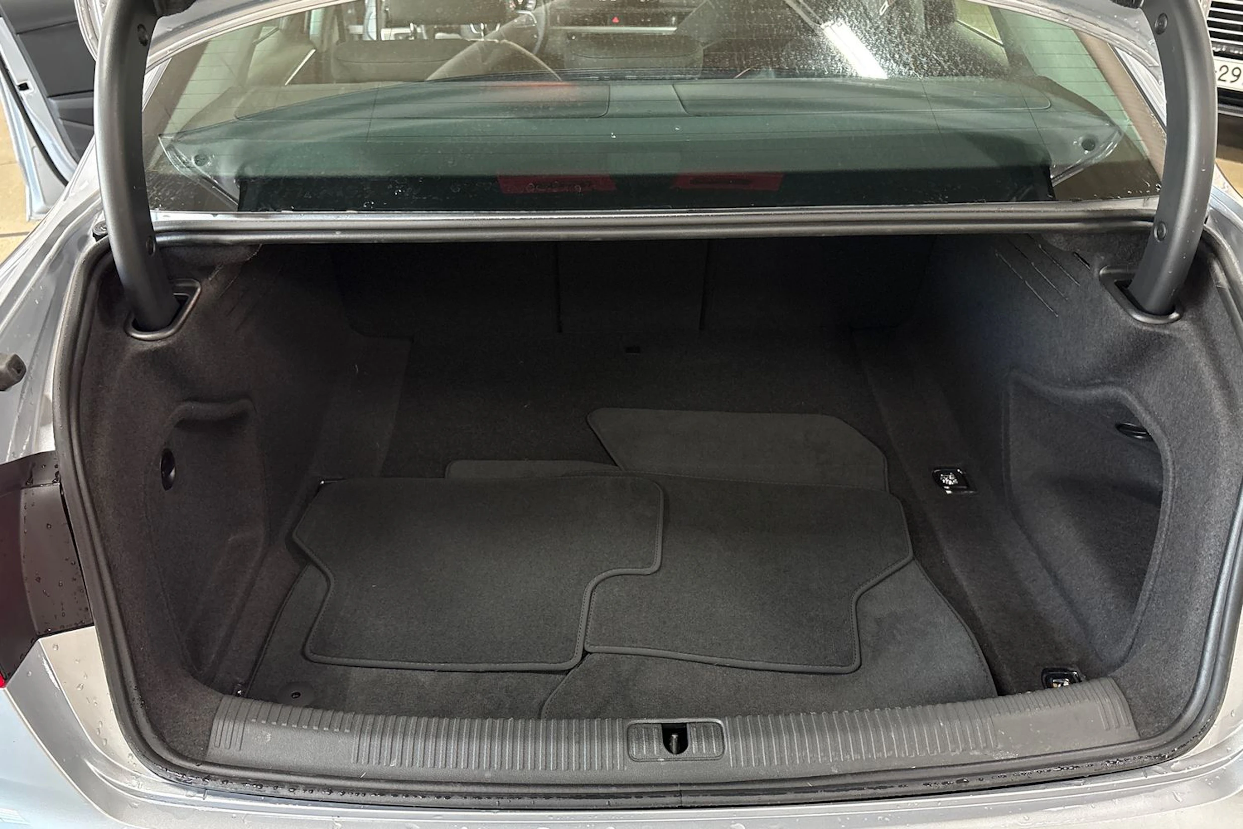 harmaa Audi A4 2024 kuva 25.