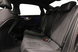 musta Audi A4 2024 kuva 8.