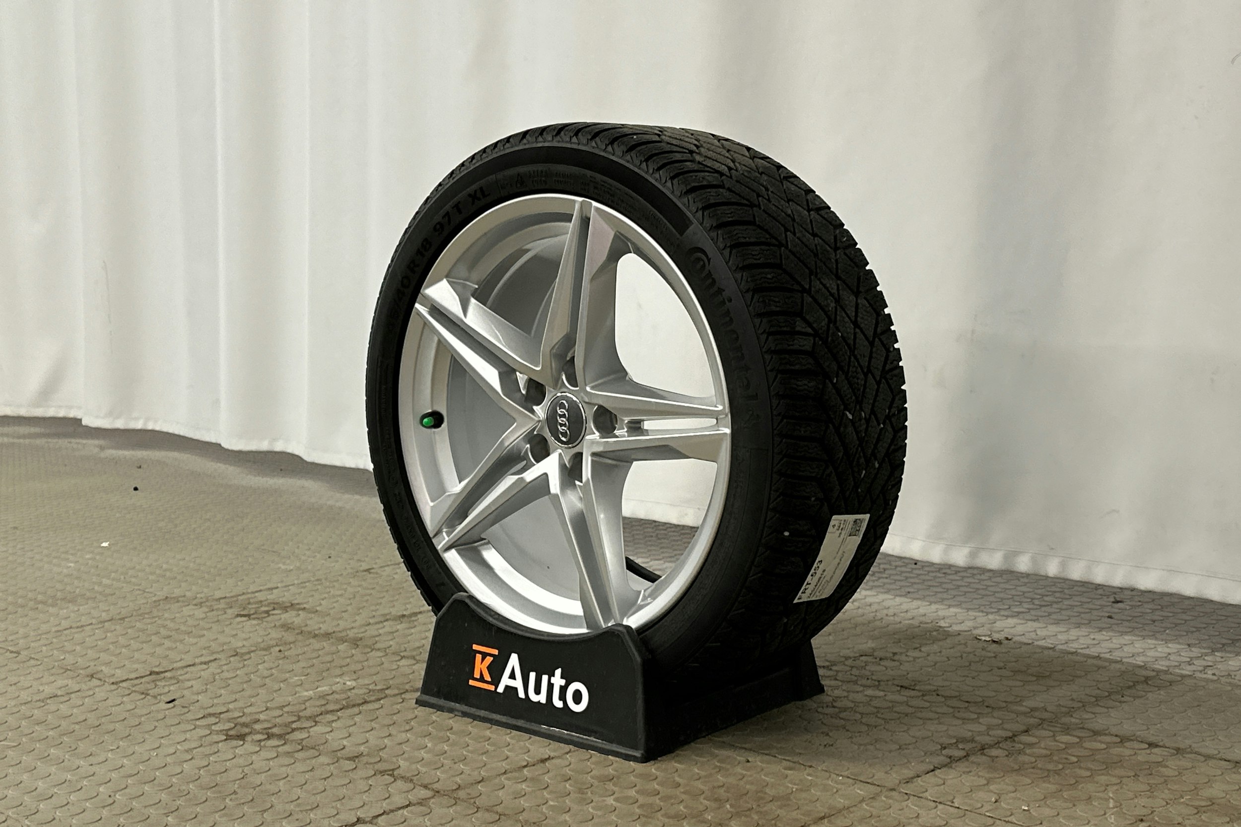 musta Audi A4 2024 kuva 10.