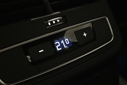 musta Audi A4 2024 kuva 12.