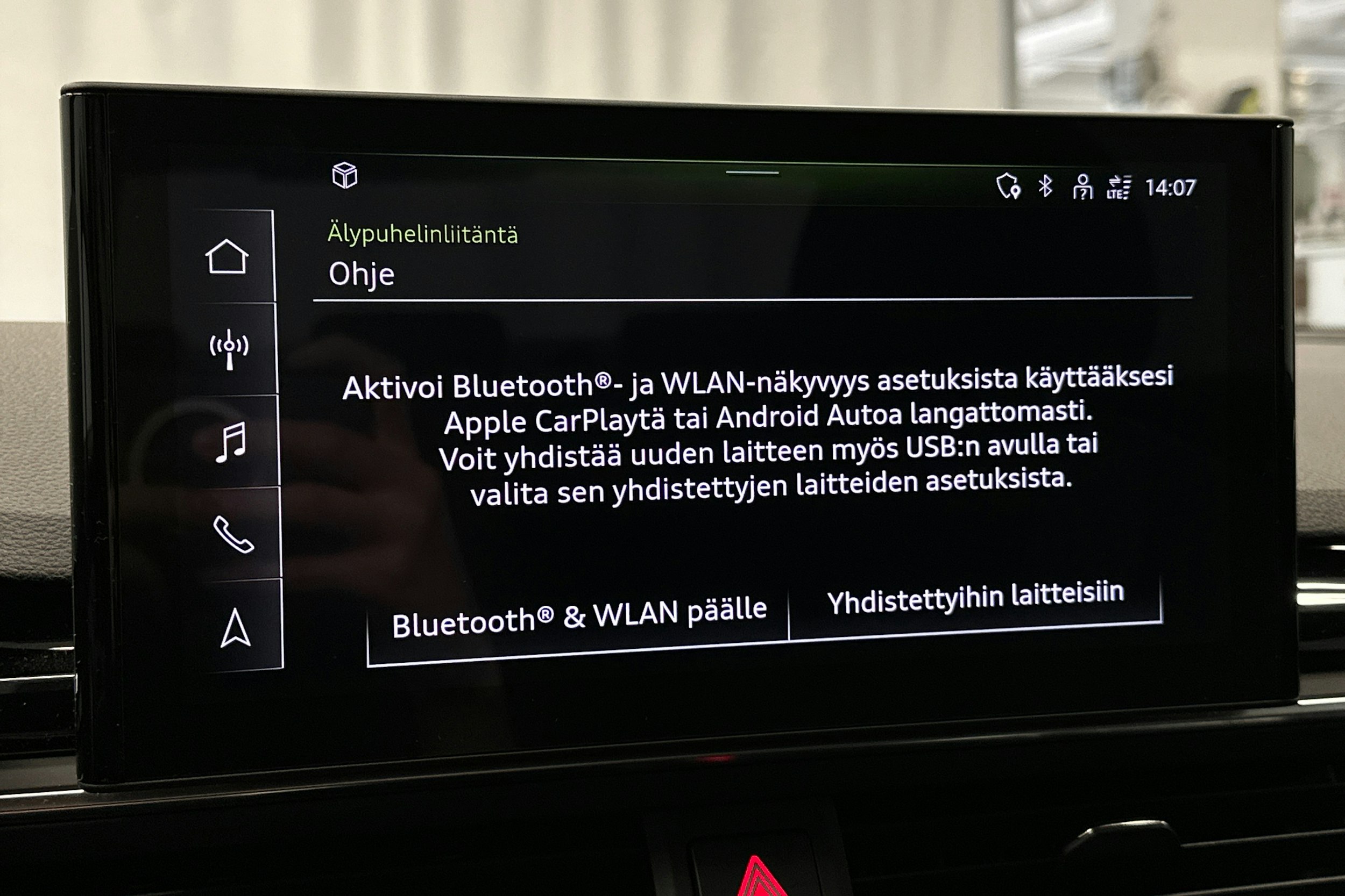 musta Audi A4 2024 kuva 20.