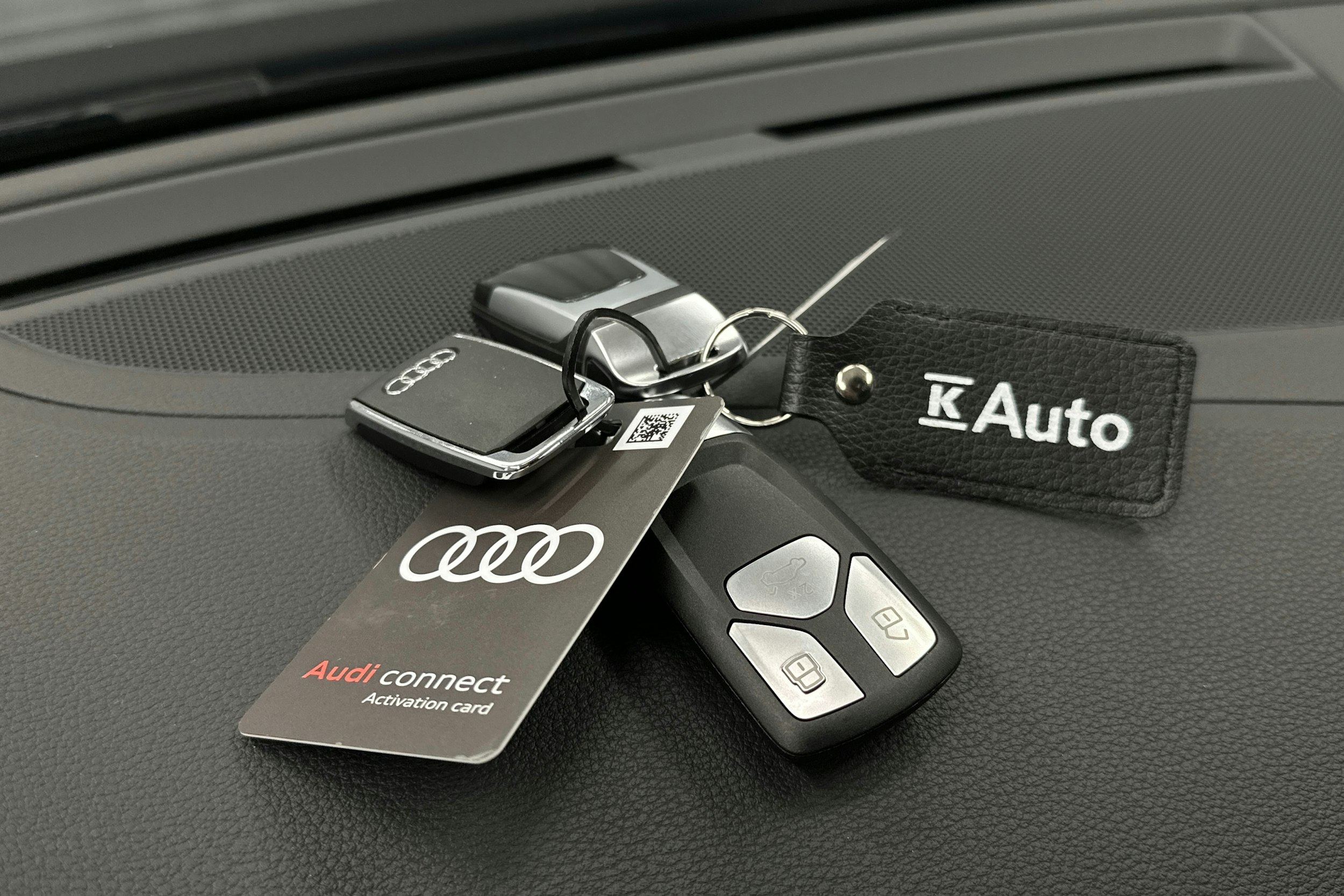 musta Audi A4 2024 kuva 28.