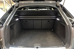 musta Audi A4 2024 kuva 14.