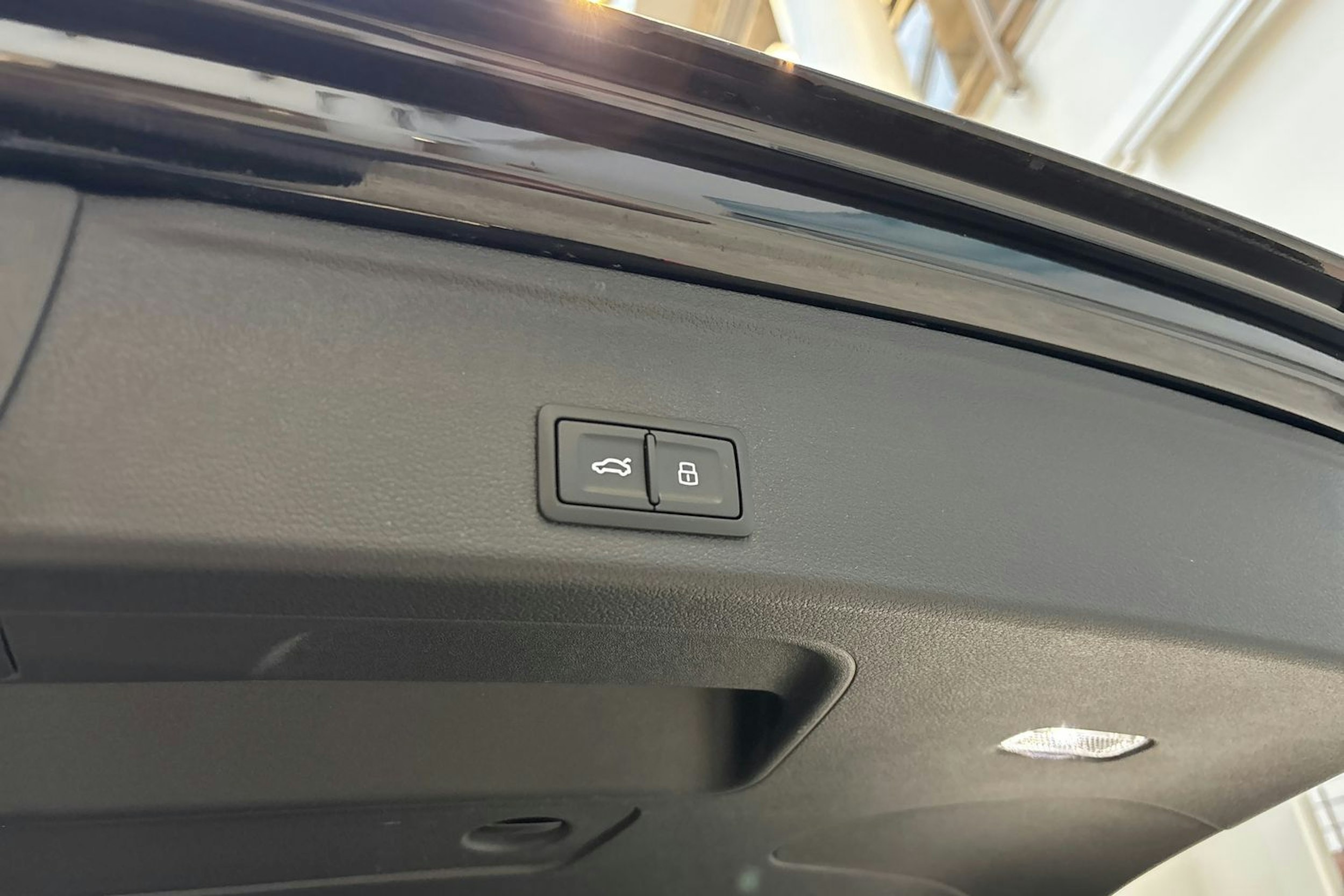 musta Audi A4 2024 kuva 15.