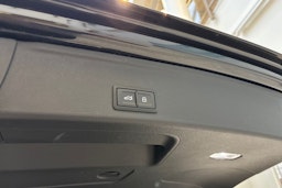 musta Audi A4 2024 kuva 15.