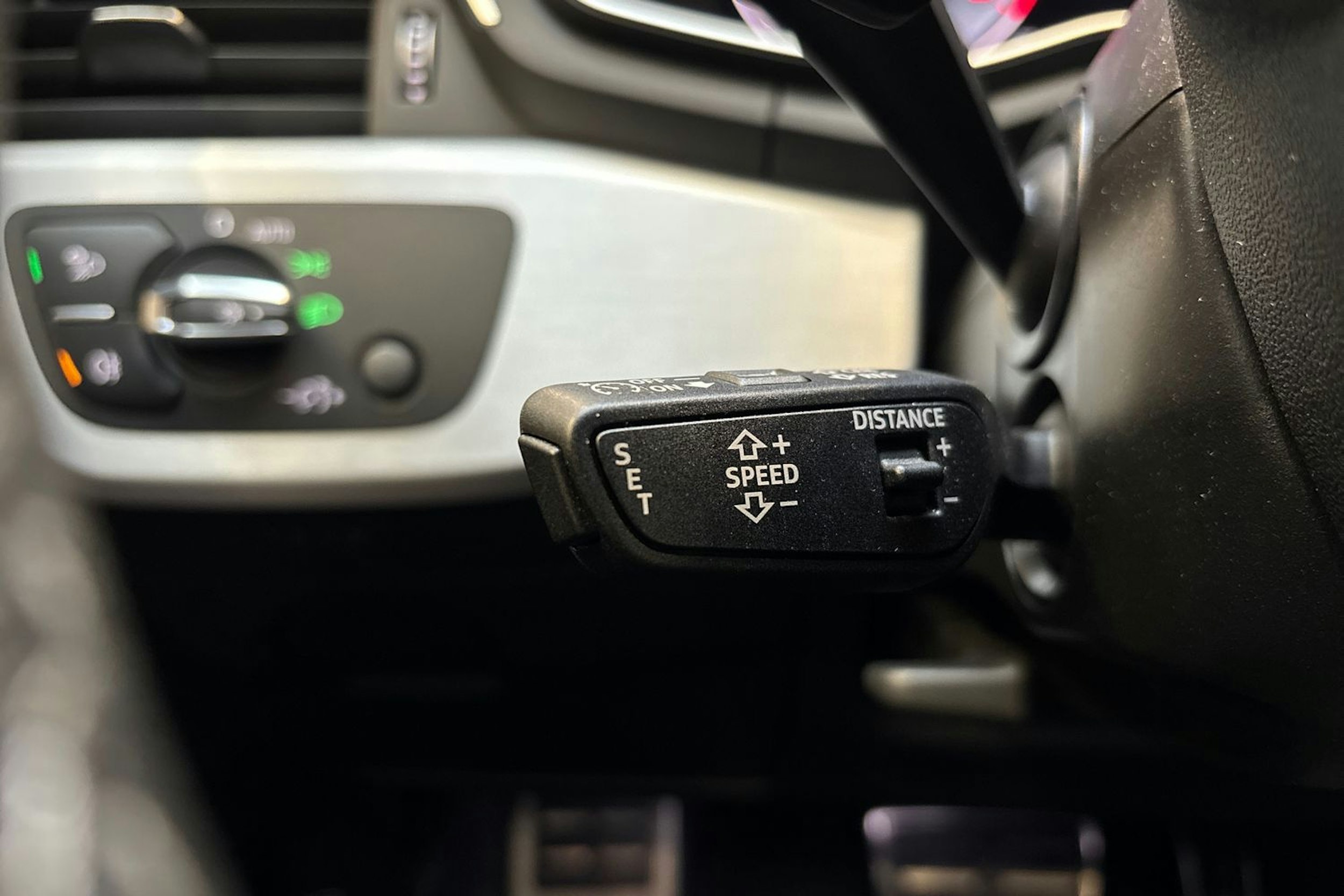 musta Audi A4 2024 kuva 20.