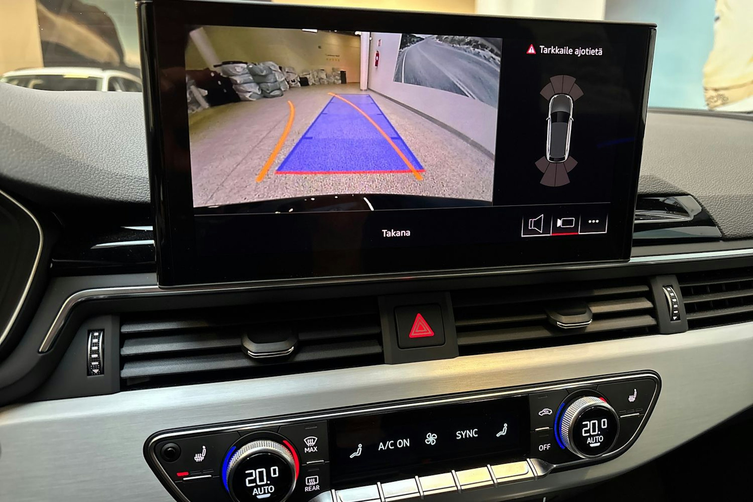 musta Audi A4 2024 kuva 22.