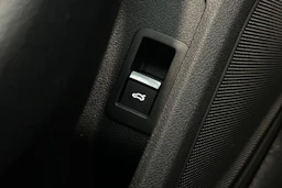 harmaa Audi A4 2024 kuva 15.