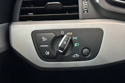 harmaa Audi A4 2024 kuva 16.