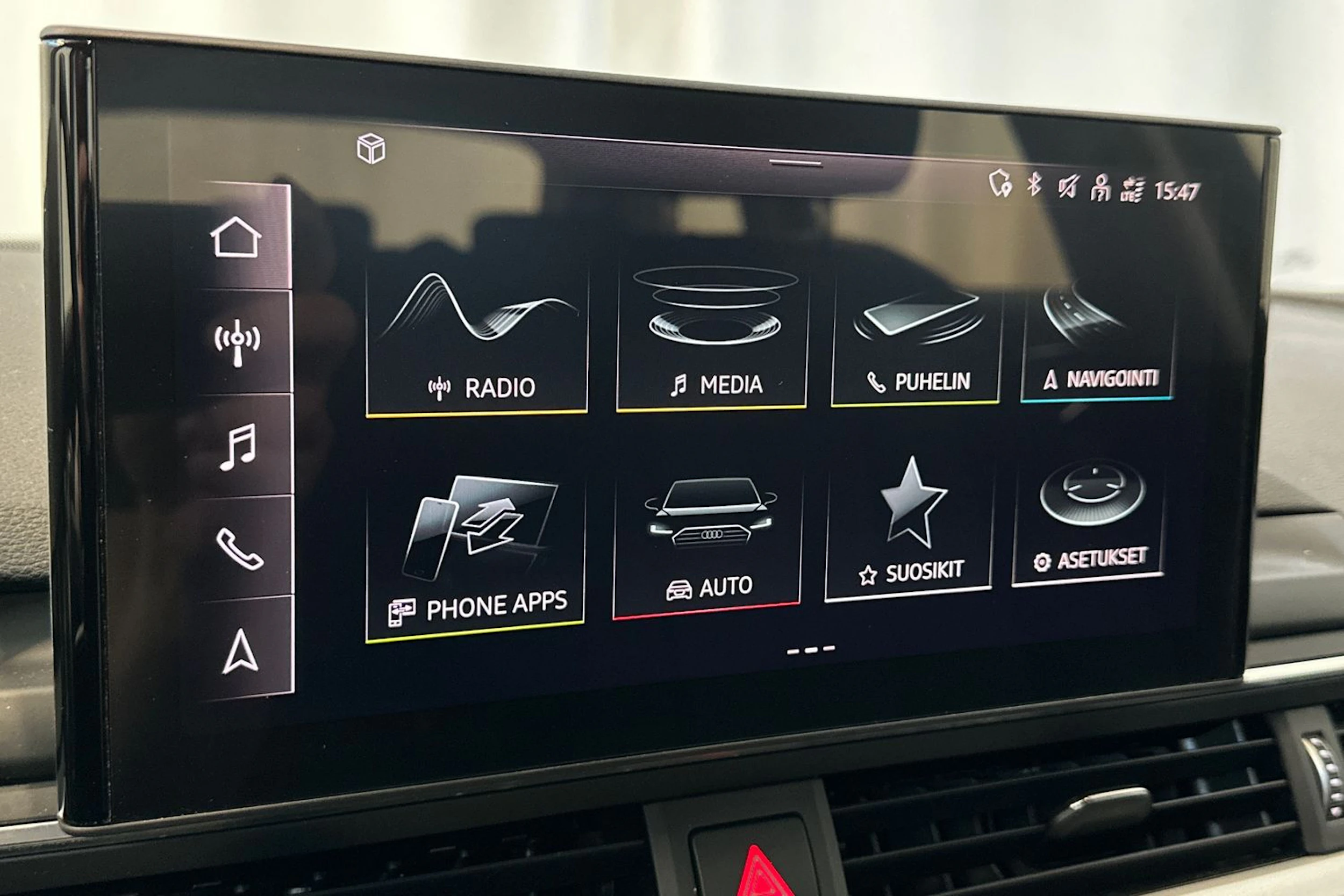 harmaa Audi A4 2024 kuva 25.