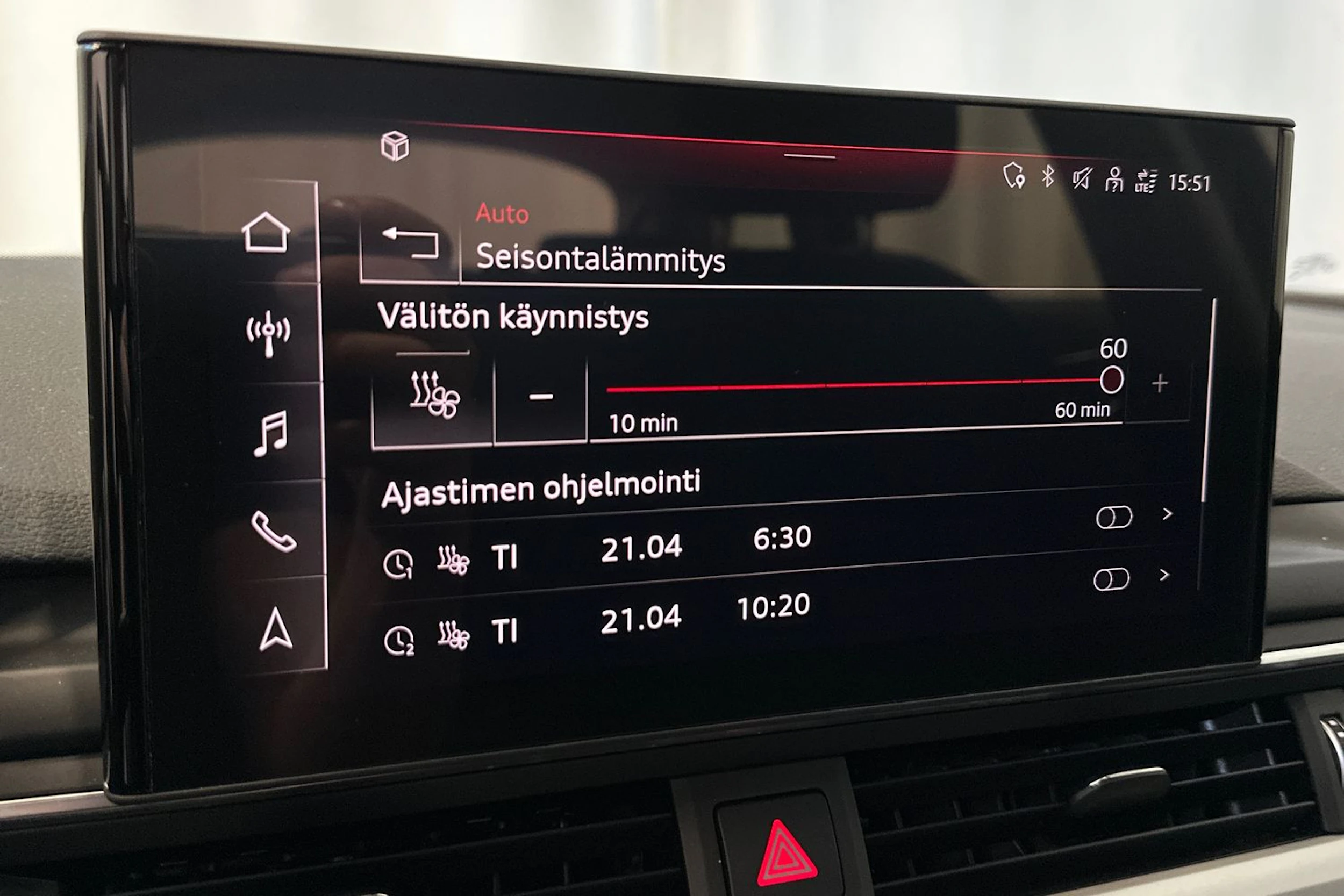 harmaa Audi A4 2024 kuva 30.