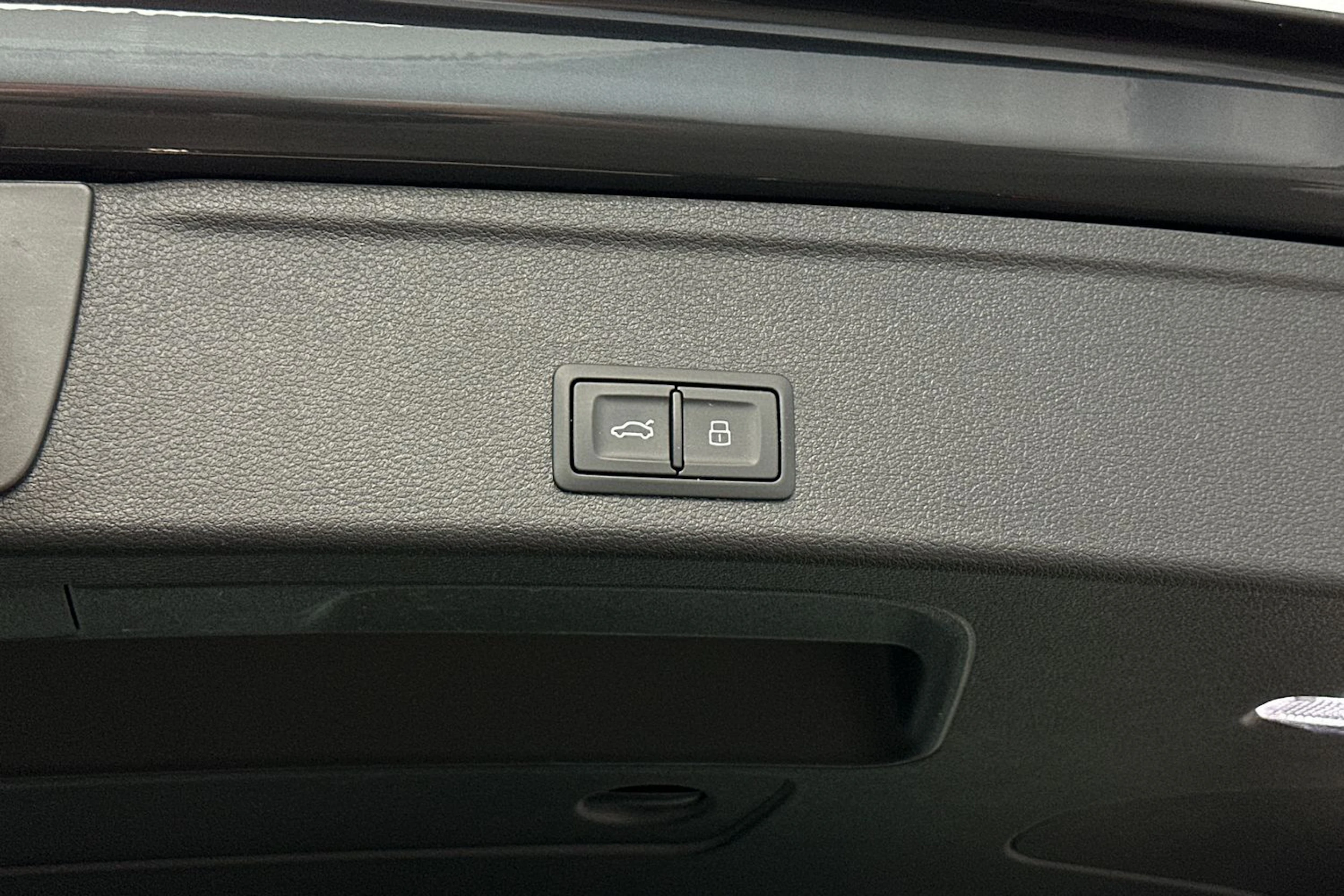 harmaa Audi A4 2024 kuva 35.