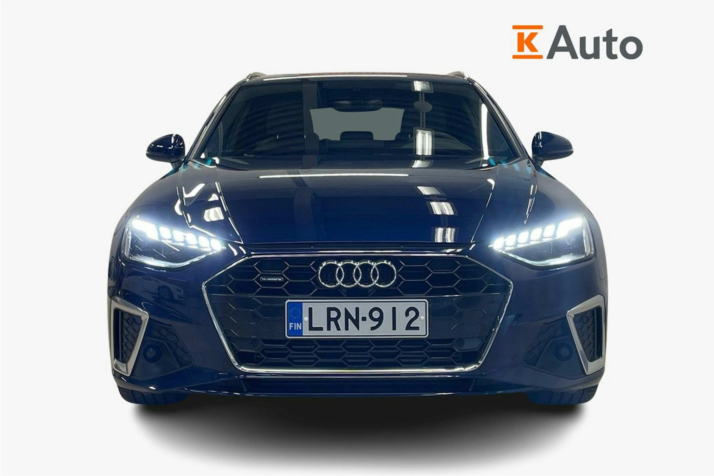 Sininen Audi A4 2024 kuva 5.