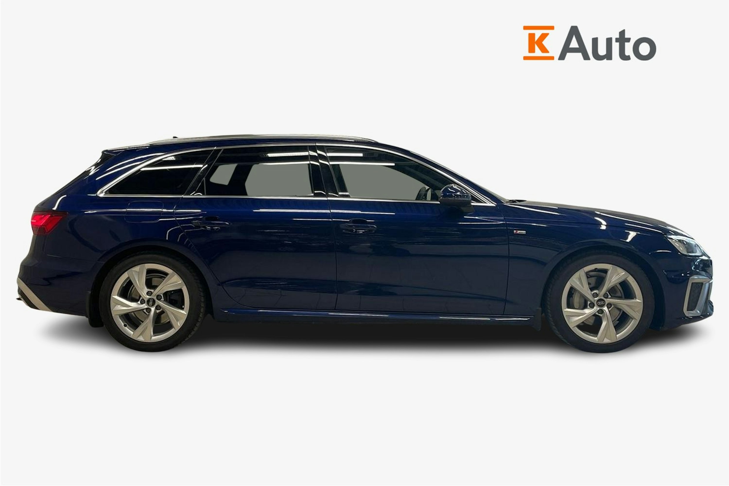 Sininen Audi A4 2024 kuva 6.