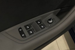 Sininen Audi A4 2024 kuva 14.