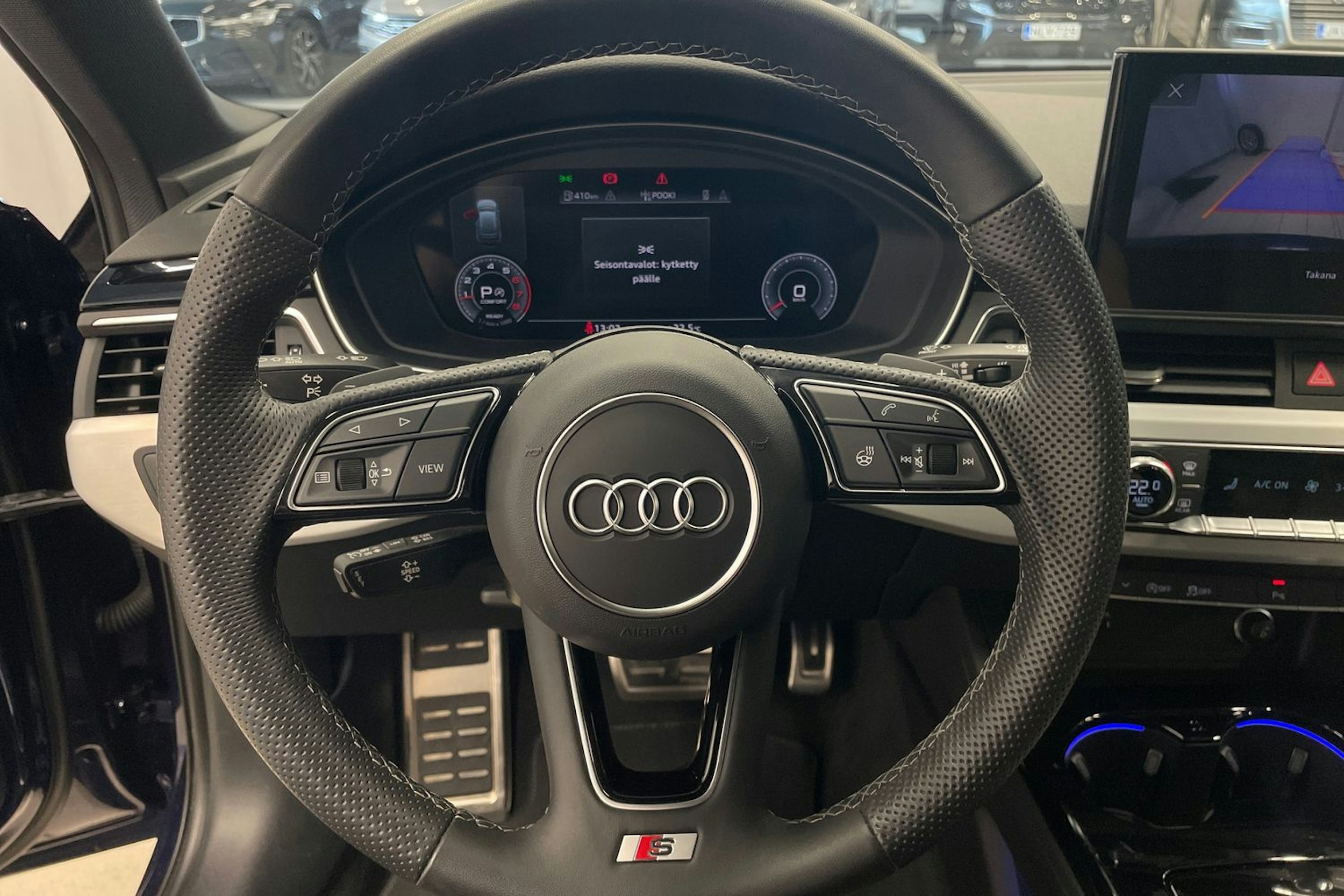 Sininen Audi A4 2024 kuva 15.