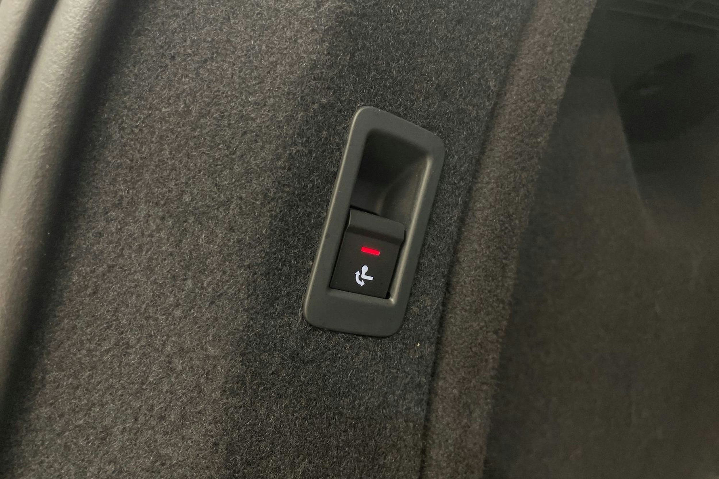 Sininen Audi A4 2024 kuva 23.