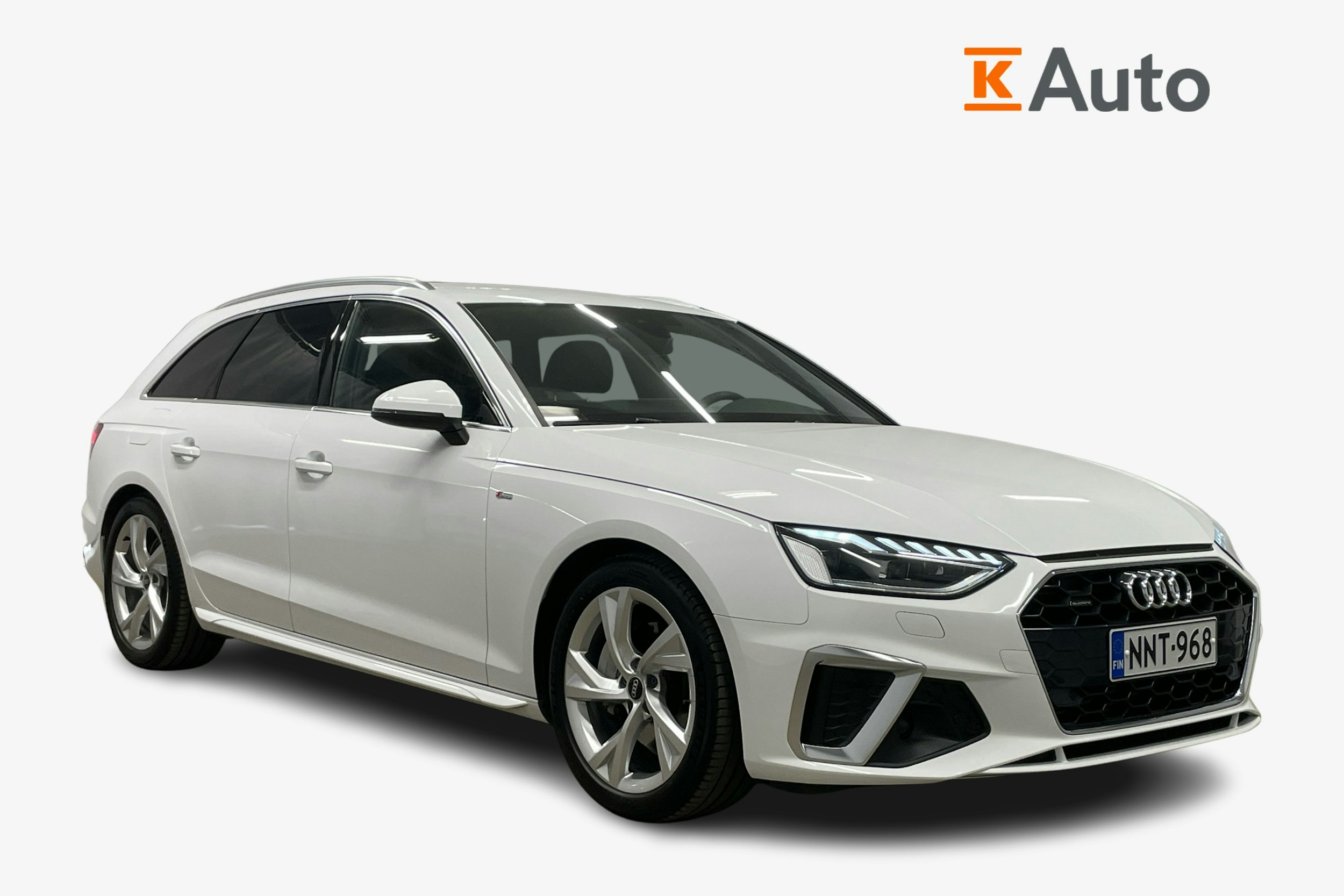 valkoinen Audi A4 2024 kuva 1.