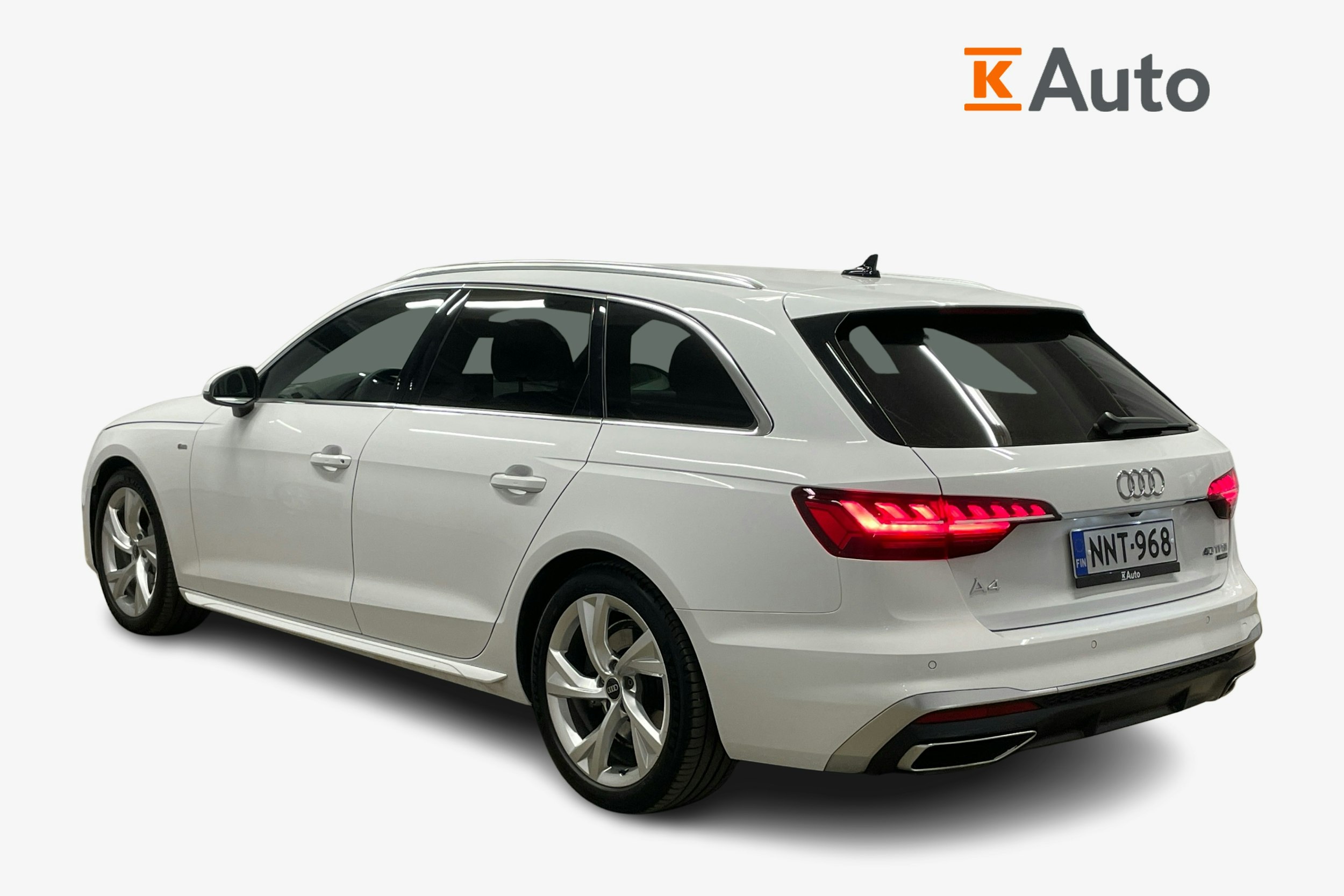 valkoinen Audi A4 2024 kuva 2.