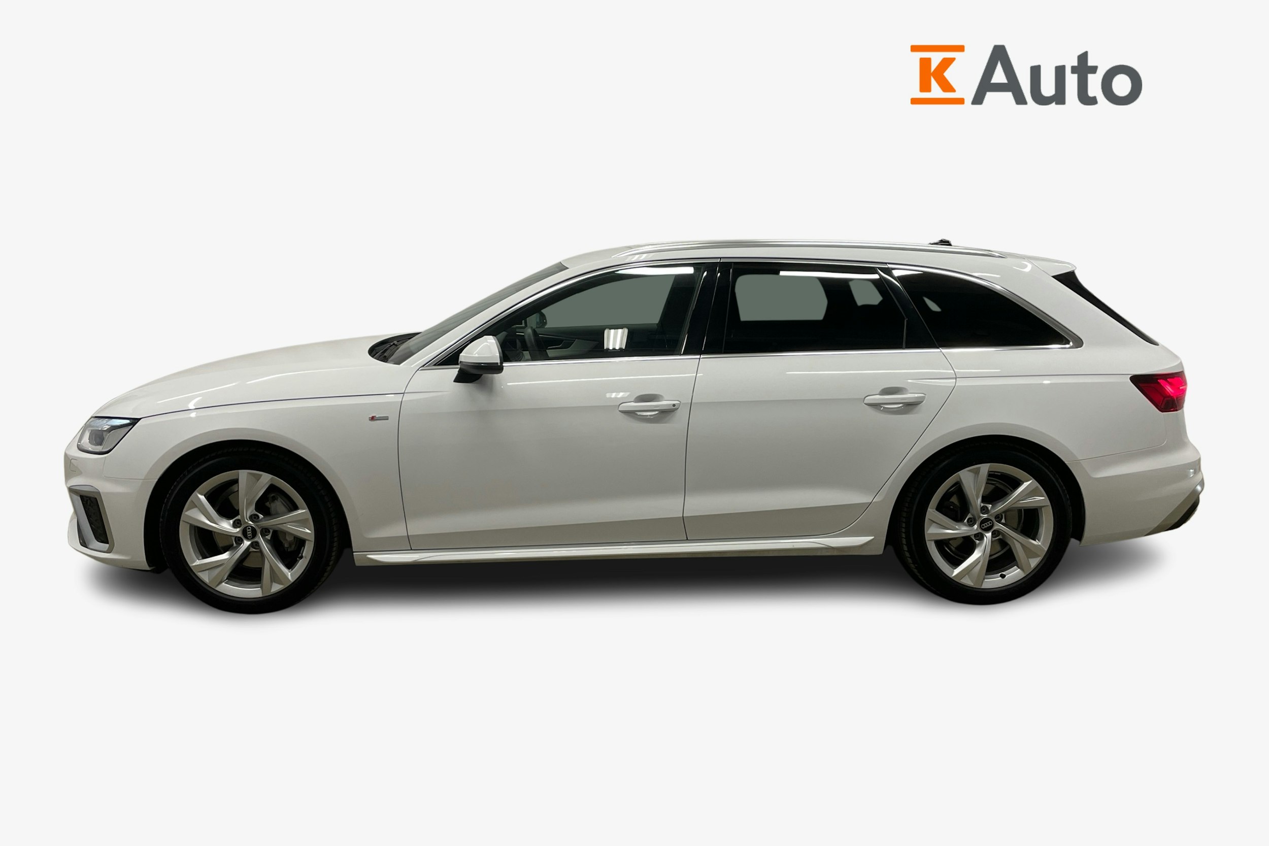 valkoinen Audi A4 2024 kuva 5.