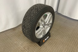 valkoinen Audi A4 2024 kuva 10.