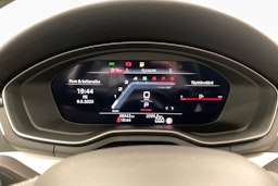 valkoinen Audi A4 2024 kuva 14.