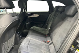 musta Audi A4 2024 kuva 8.