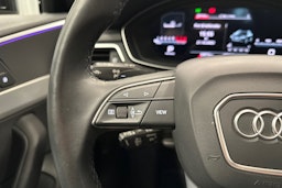musta Audi A4 2024 kuva 11.