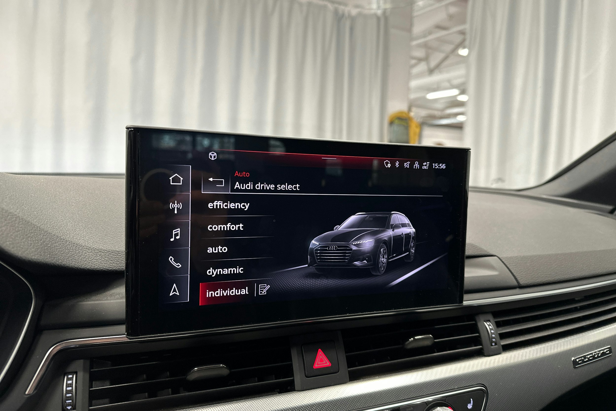 musta Audi A4 2024 kuva 17.