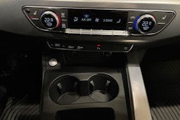 musta Audi A4 2024 kuva 23.