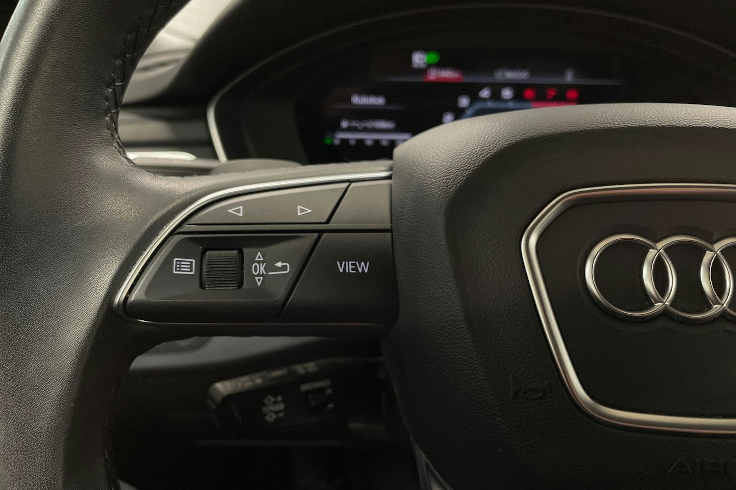 musta Audi A4 2024 kuva 26.