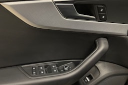 musta Audi A4 2024 kuva 28.