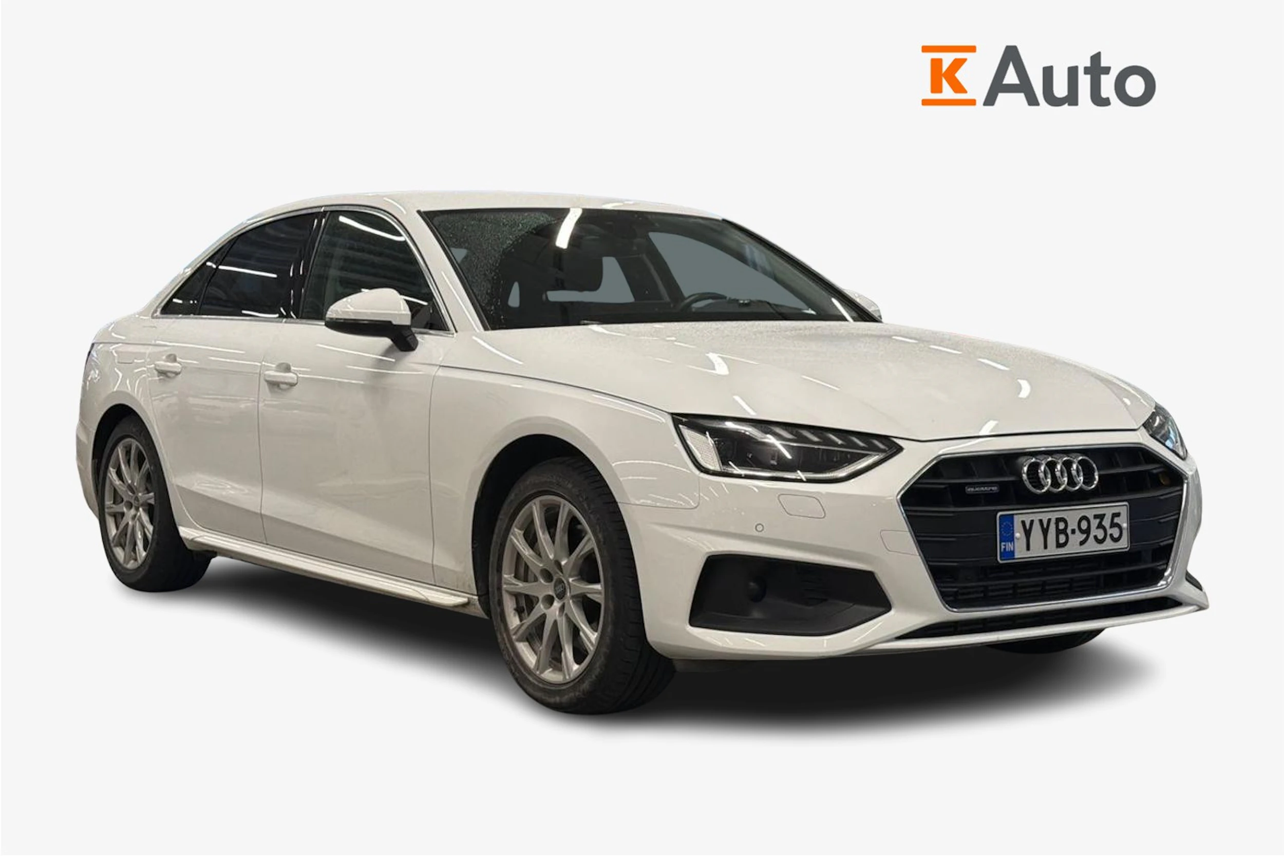 valkoinen Audi A4 2024 kuva 1.