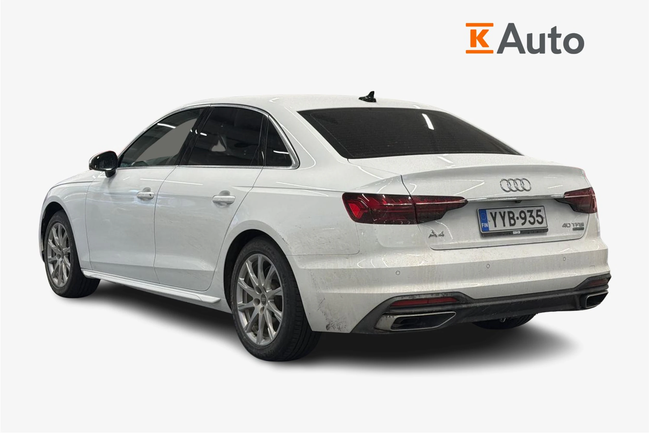 valkoinen Audi A4 2024 kuva 2.