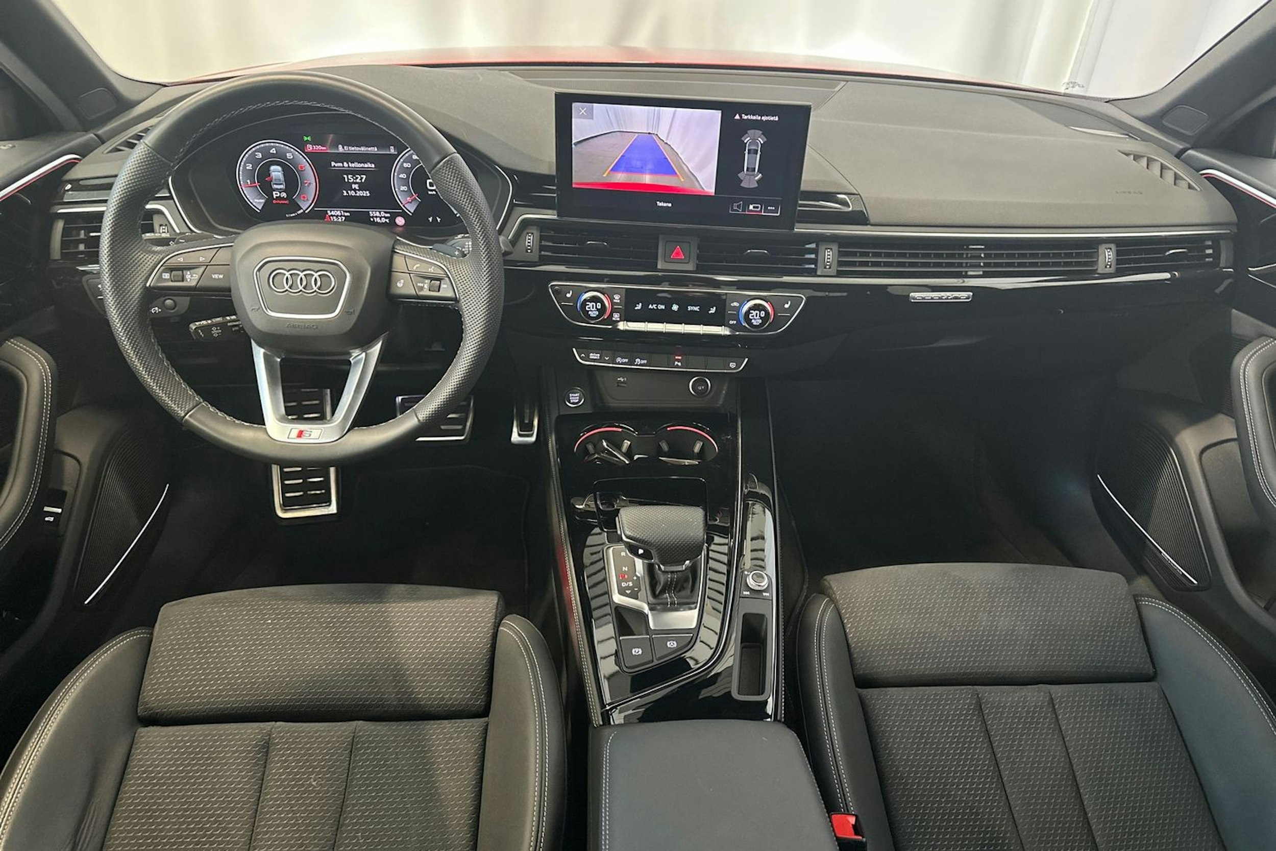 punainen Audi A4 2024 kuva 10.