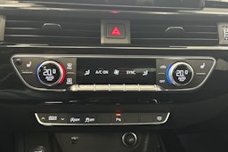 punainen Audi A4 2024 kuva 15.
