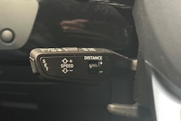 punainen Audi A4 2024 kuva 19.