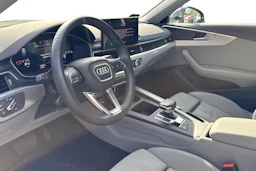 harmaa Audi A4 2024 kuva 3.