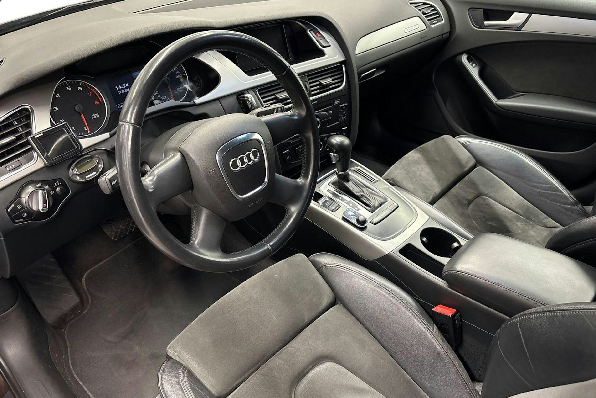 ruskea (beige) Audi A4 allroad quattro 2010 kuva 7.