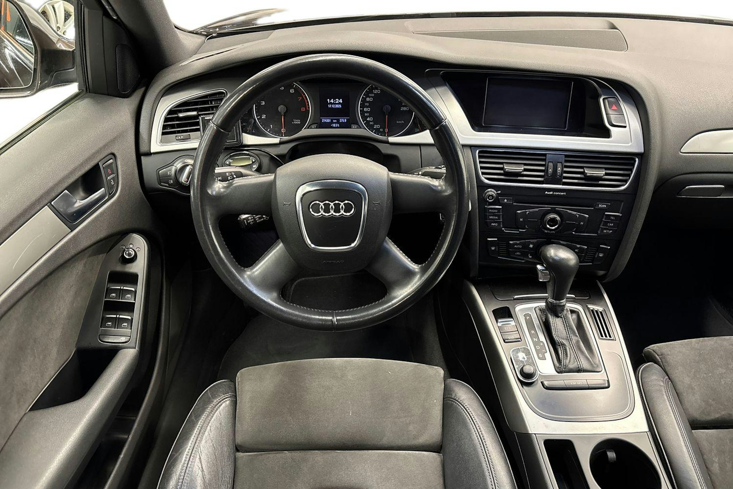 ruskea (beige) Audi A4 allroad quattro 2010 kuva 9.