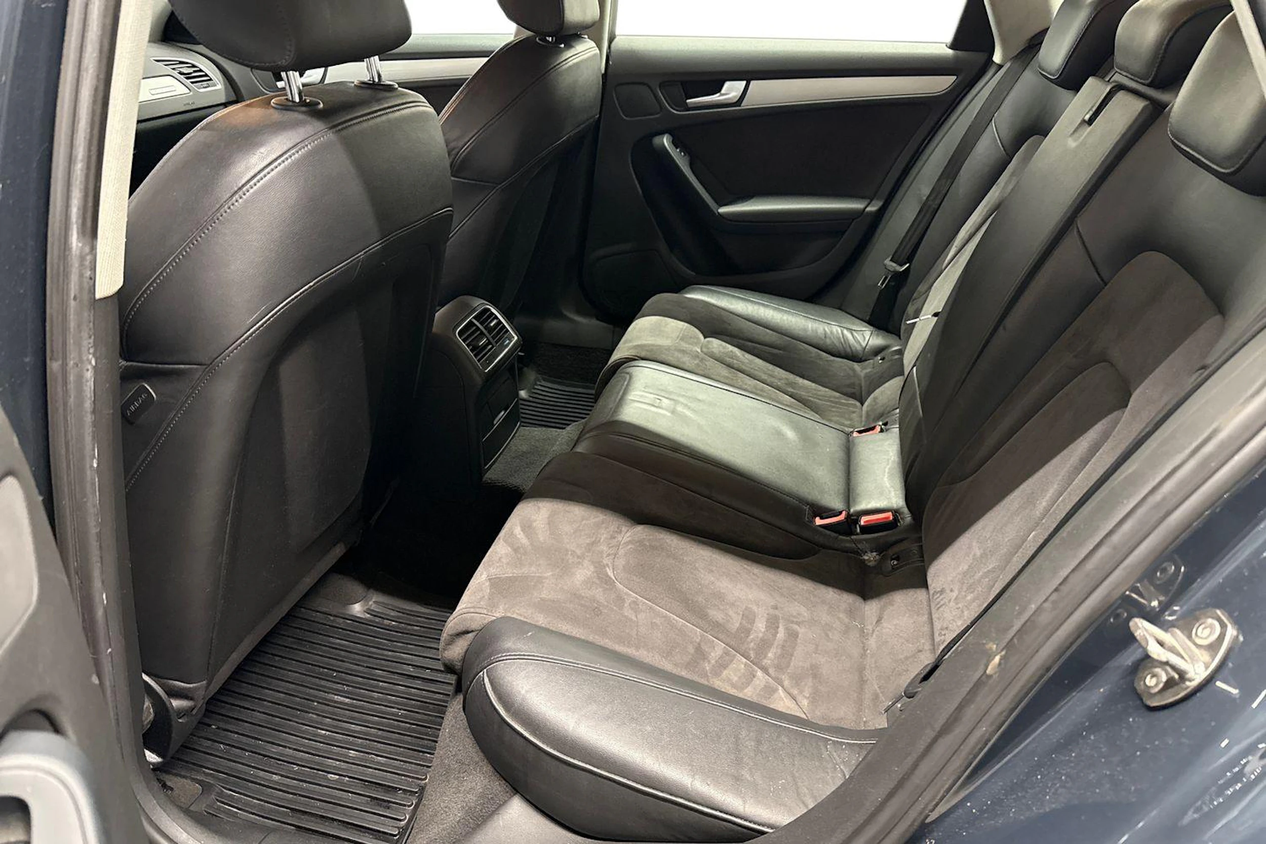 harmaa Audi A4 allroad quattro 2010 kuva 8.