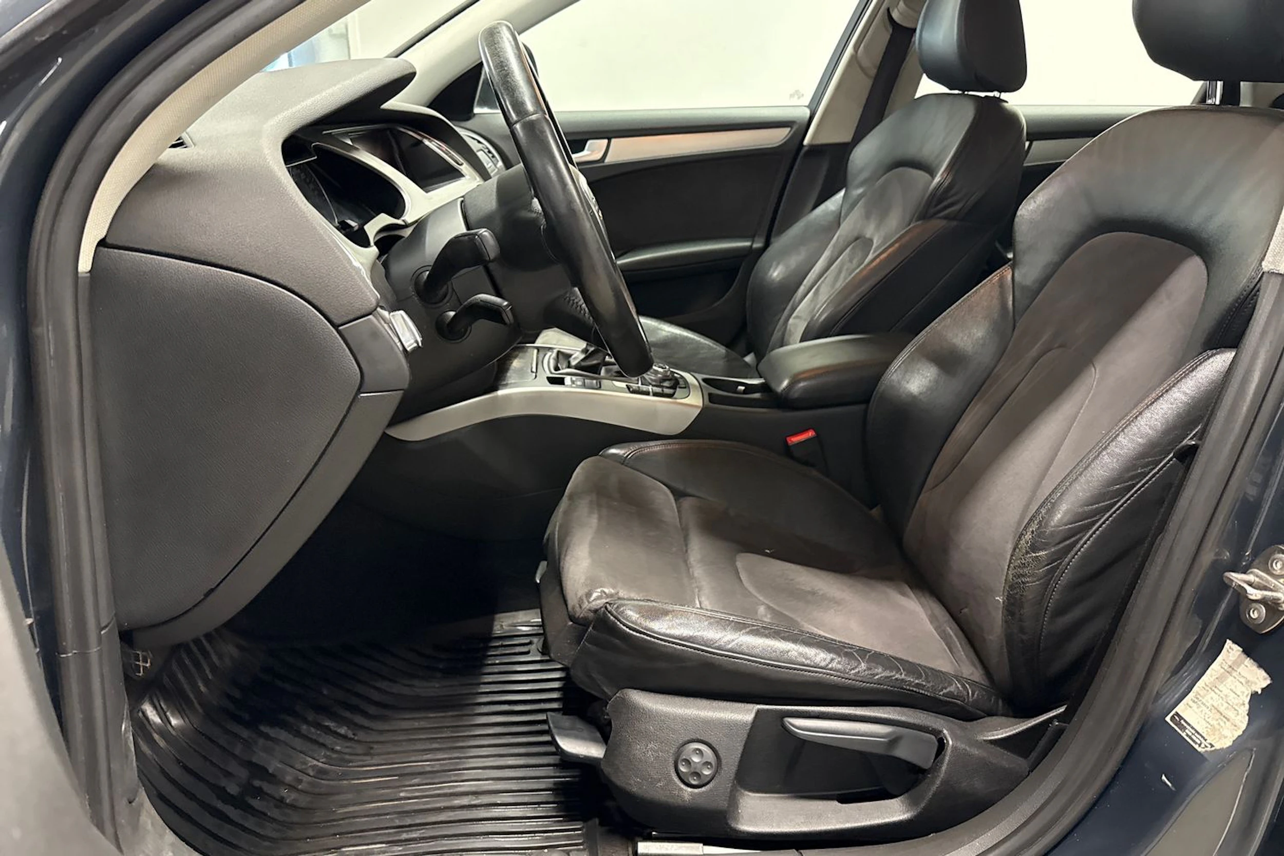harmaa Audi A4 allroad quattro 2010 kuva 11.
