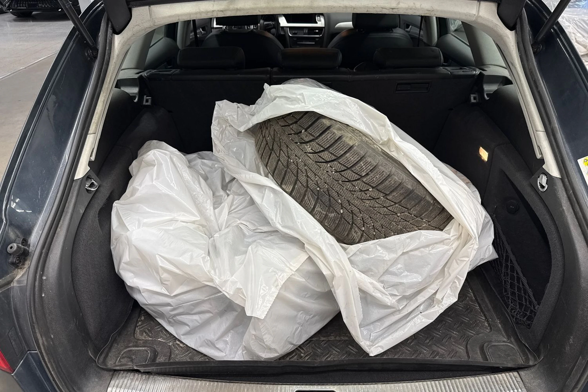 harmaa Audi A4 allroad quattro 2010 kuva 12.