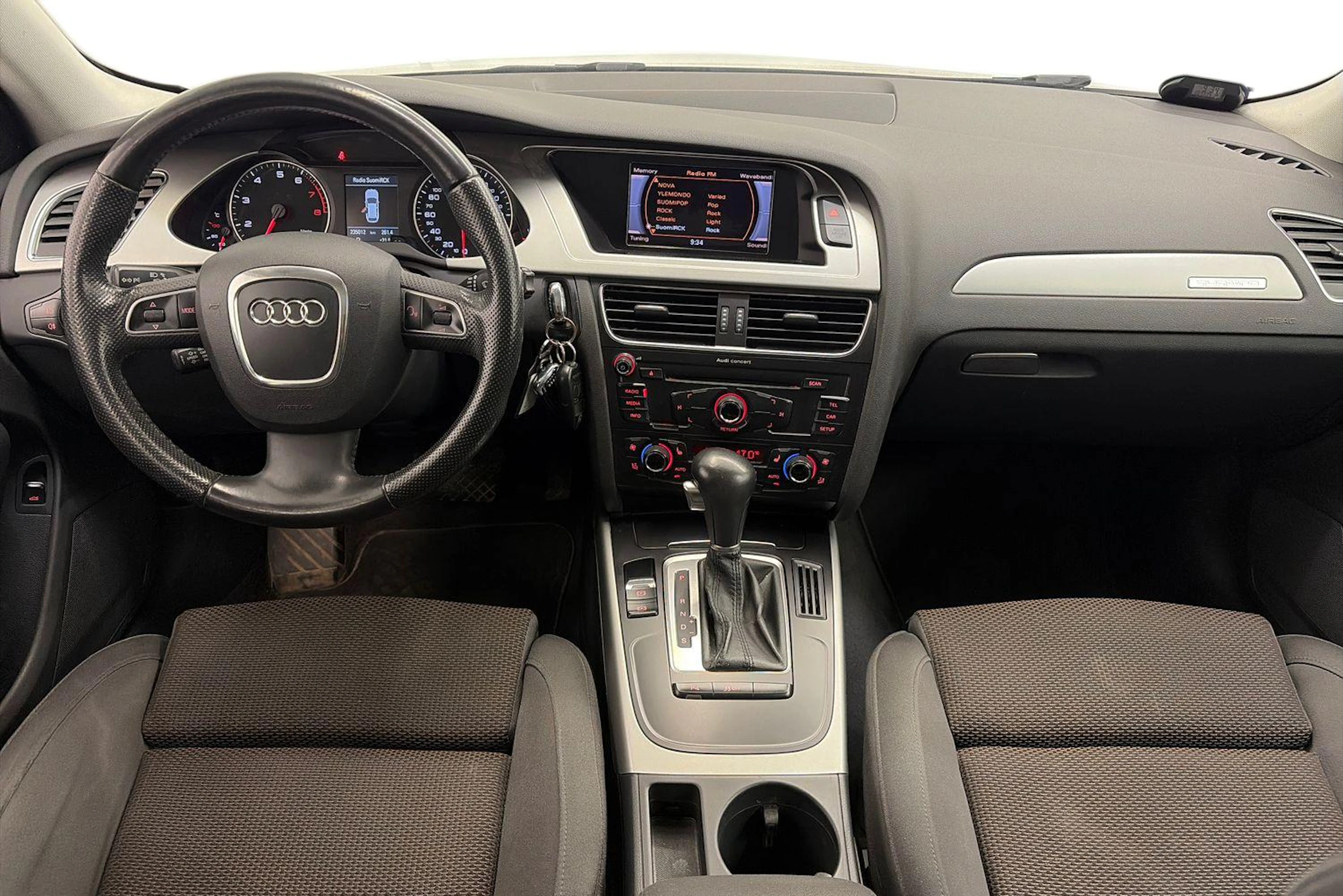 valkoinen Audi A4 allroad quattro 2011 kuva 7.