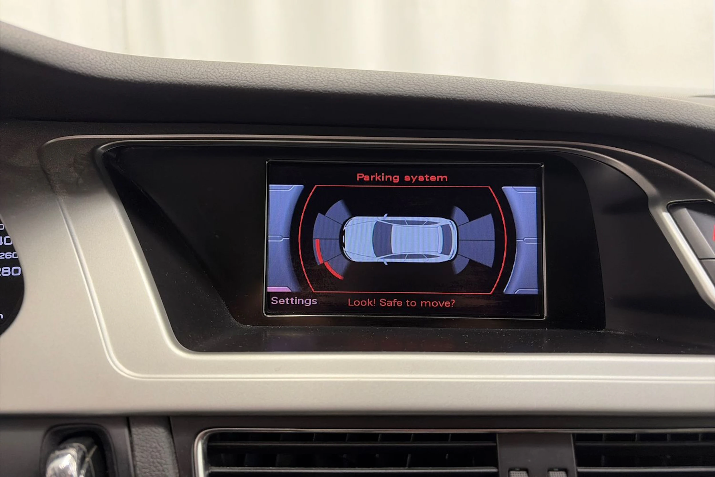 valkoinen Audi A4 allroad quattro 2011 kuva 17.