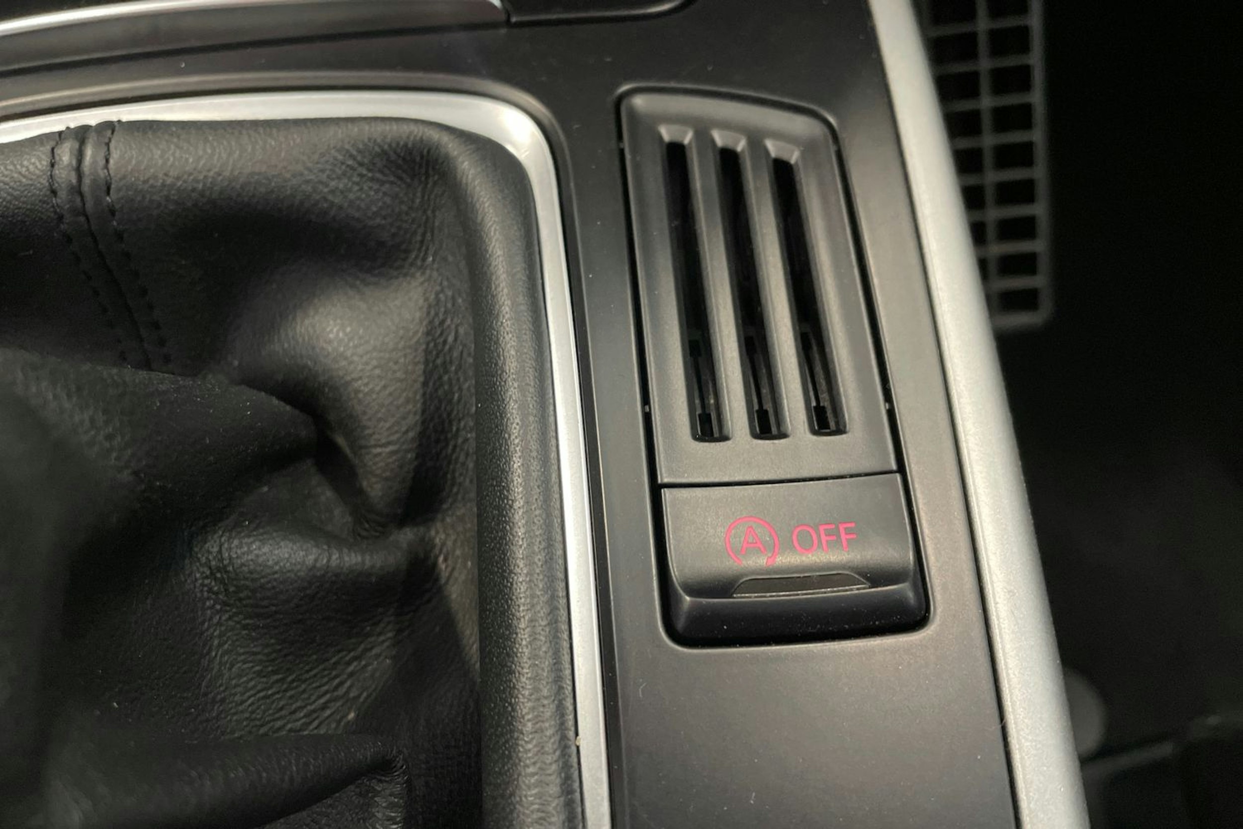 valkoinen Audi A4 allroad quattro 2011 kuva 26.