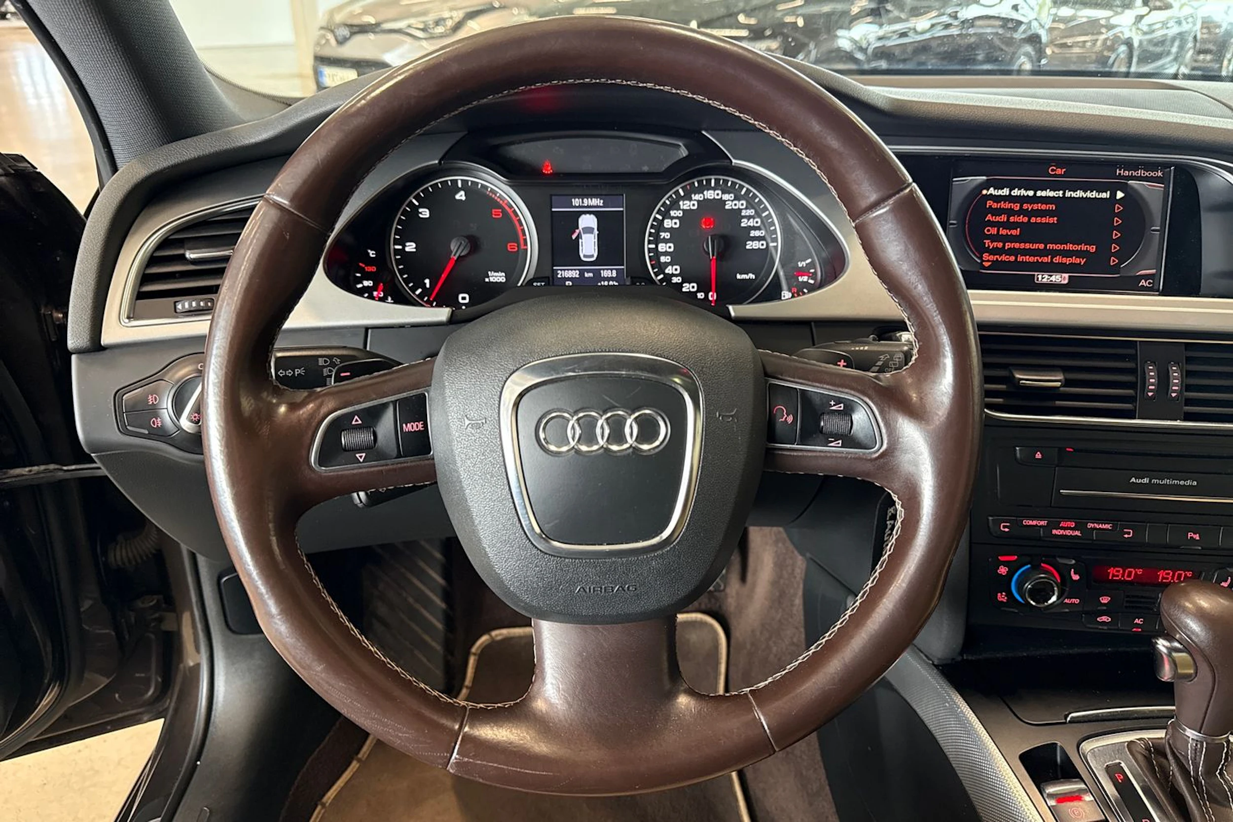 ruskea (beige) Audi A4 allroad quattro 2011 kuva 17.