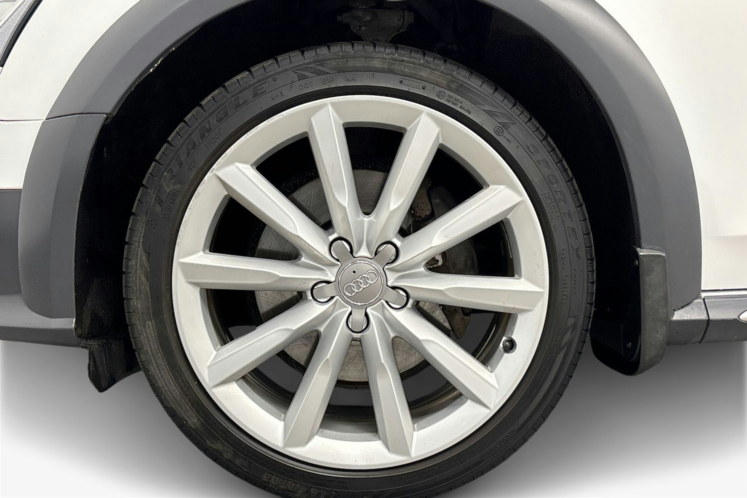 valkoinen Audi A4 allroad quattro 2013 kuva 9.